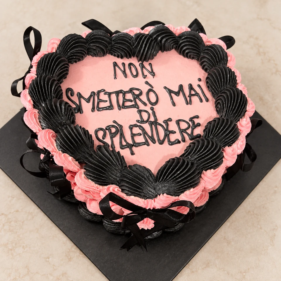 Torta a cuore Guadagni con dedica Non smetterò mai di splendere